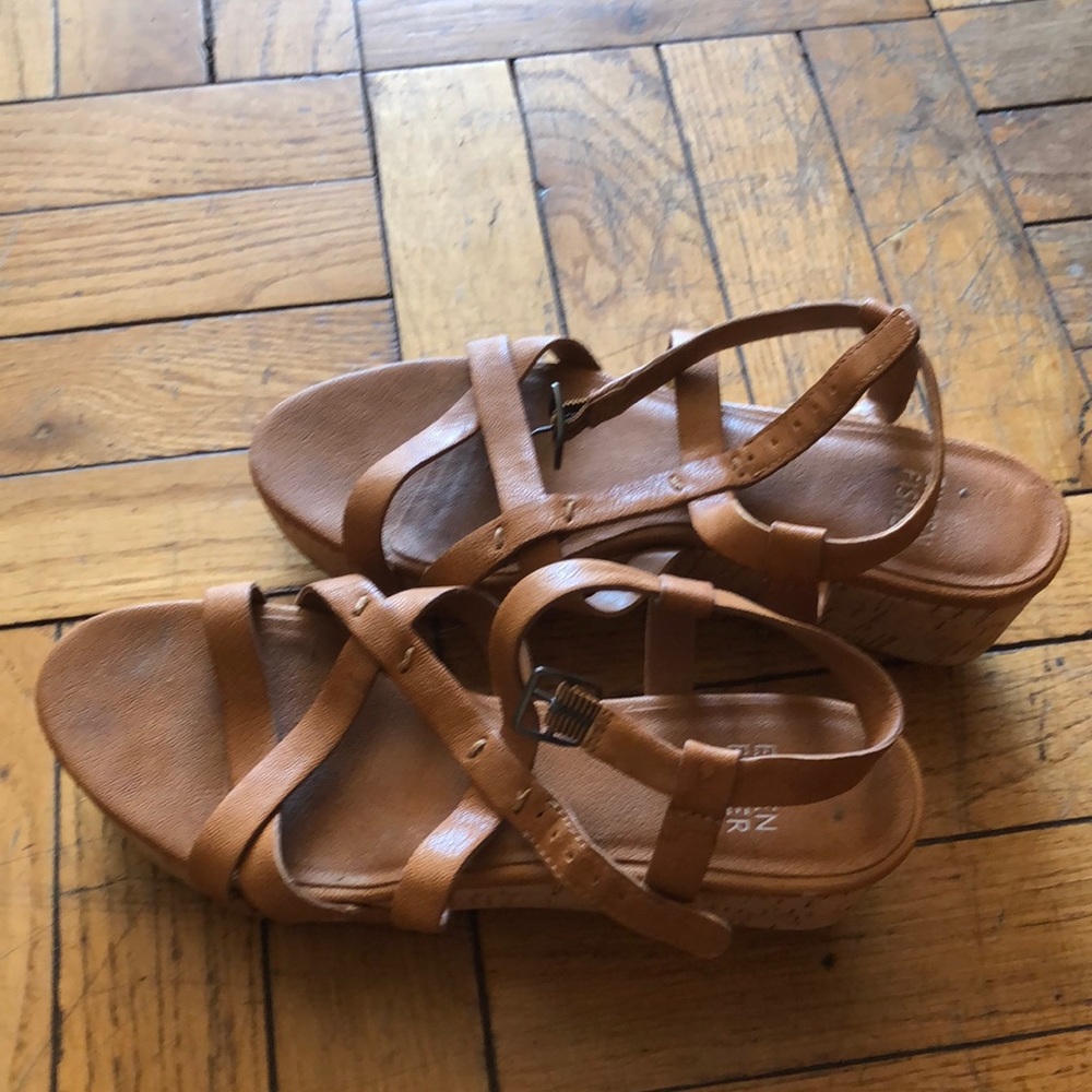 Eileen Fisher leather sandals size 6